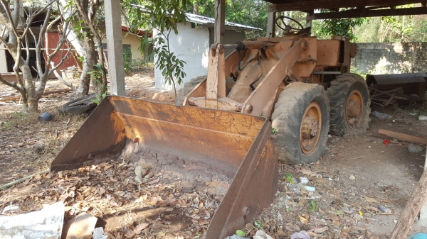 ขาย รถตัก KOMATSU JH30B เครื่องยนต์ DA120 6 สูบ รถจอดไว้นานแล้ว ขายตามสภาพ ราคาต่อรองได้ ขาย รถตัก KOMATSU JH30B เครื่องยนต์ DA120 6 สูบ รถจอดไว้นานแล้ว ขายตามสภาพ ราคาต่อรองได้