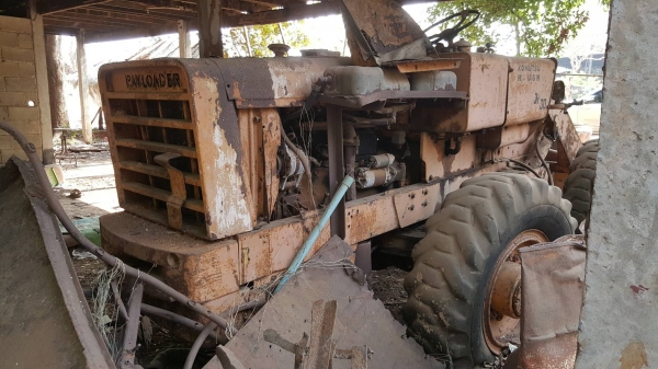 ขาย รถตัก KOMATSU JH30B เครื่องยนต์ DA120 6 สูบ รถจอดไว้นานแล้ว ขายตามสภาพ ราคาต่อรองได้ ขาย รถตัก KOMATSU JH30B เครื่องยนต์ DA120 6 สูบ รถจอดไว้นานแล้ว ขายตามสภาพ ราคาต่อรองได้