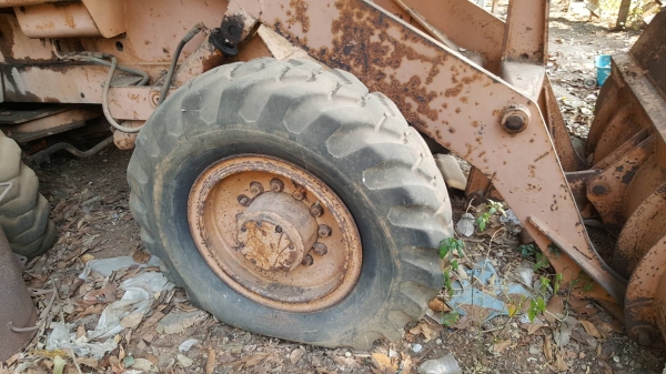 ขาย รถตัก KOMATSU JH30B เครื่องยนต์ DA120 6 สูบ รถจอดไว้นานแล้ว ขายตามสภาพ ราคาต่อรองได้ ขาย รถตัก KOMATSU JH30B เครื่องยนต์ DA120 6 สูบ รถจอดไว้นานแล้ว ขายตามสภาพ ราคาต่อรองได้