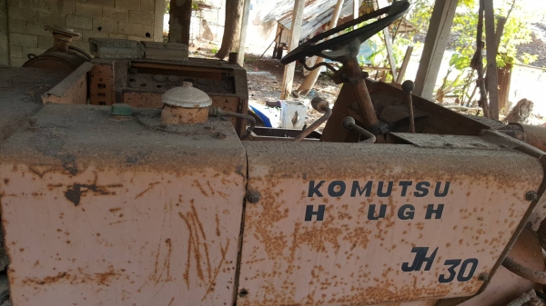 ขาย รถตัก KOMATSU JH30B เครื่องยนต์ DA120 6 สูบ รถจอดไว้นานแล้ว ขายตามสภาพ ราคาต่อรองได้ ขาย รถตัก KOMATSU JH30B เครื่องยนต์ DA120 6 สูบ รถจอดไว้นานแล้ว ขายตามสภาพ ราคาต่อรองได้
