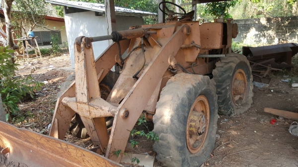 ขาย รถตัก KOMATSU JH30B เครื่องยนต์ DA120 6 สูบ รถจอดไว้นานแล้ว ขายตามสภาพ ราคาต่อรองได้ ขาย รถตัก KOMATSU JH30B เครื่องยนต์ DA120 6 สูบ รถจอดไว้นานแล้ว ขายตามสภาพ ราคาต่อรองได้