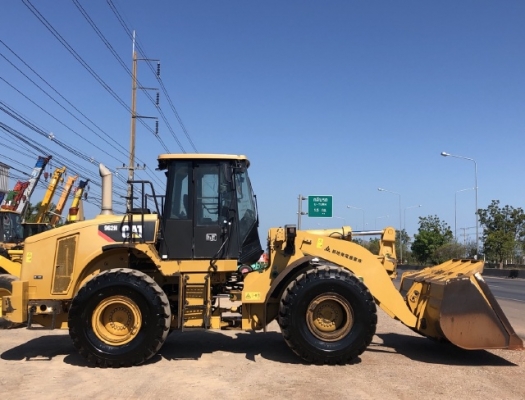 ขายรถตักล้อยาง CAT 962H นำเข้าเองจากญี่ปุ่น สภาพสวยพร้อมใช้ มีVDOการทำงานครับ