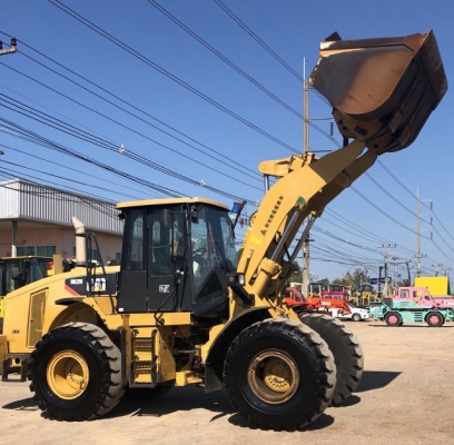 ขายรถตักล้อยาง CAT 962H นำเข้าเองจากญี่ปุ่น สภาพสวยพร้อมใช้ มีVDOการทำงานครับ