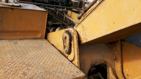 ขาย 325,000 CAT E 200 B เครื่อง MITSUBISHI S6K ปั้มแรง เอวแน่น ช่วงล่างสวย รถพร้อมใช้งาน รถอยู่ นครพนม 090-772-3710 090-772-3708