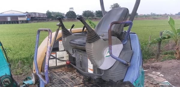 ขาย!! >>> Komatsu Pc30MR สภาพพร้อมลุยงาน <<< เบอร์ติดต่อ 098-7155789 086-4631102