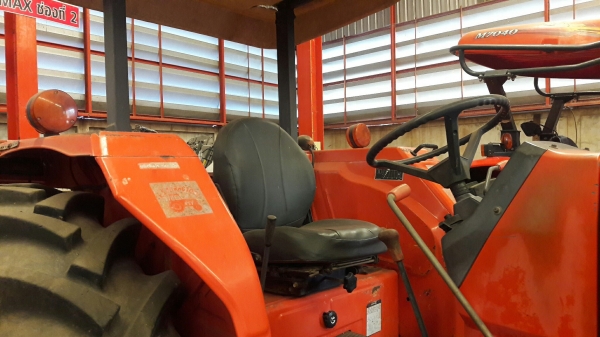 ขายรถแทรกเตอร์มือสอง