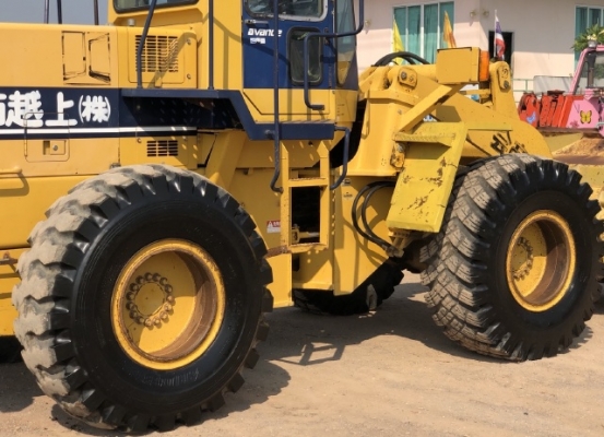 ขายรถตักล้อยาง KOMATSU WA300-1 นำเข้าเองจากญี่ปุ่น สภาพสวยพร้อมใช้ มีVDOการทำงานครับ