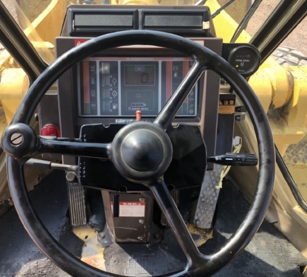 ขายรถตักล้อยาง KOMATSU WA300-1 นำเข้าเองจากญี่ปุ่น สภาพสวยพร้อมใช้ มีVDOการทำงานครับ