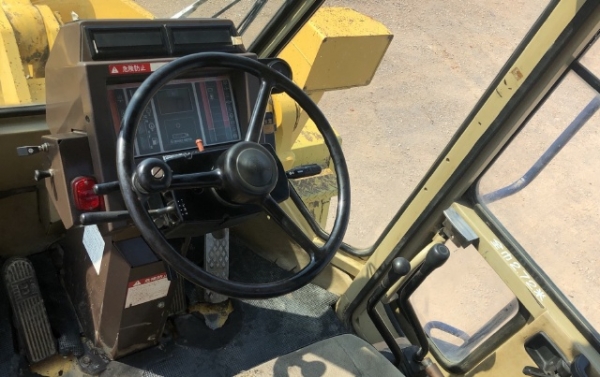 ขายรถตักล้อยาง KOMATSU WA300-1 นำเข้าเองจากญี่ปุ่น สภาพสวยพร้อมใช้ มีVDOการทำงานครับ