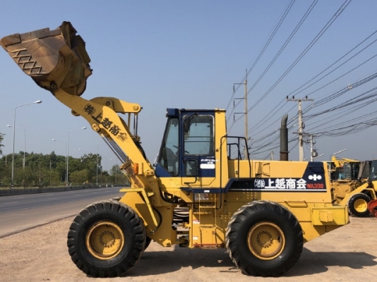 ขายรถตักล้อยาง KOMATSU WA300-1 นำเข้าเองจากญี่ปุ่น สภาพสวยพร้อมใช้ มีVDOการทำงานครับ