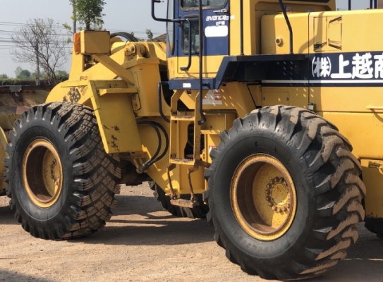 ขายรถตักล้อยาง KOMATSU WA300-1 นำเข้าเองจากญี่ปุ่น สภาพสวยพร้อมใช้ มีVDOการทำงานครับ