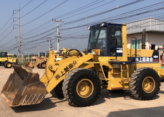 ขายรถตักล้อยาง KOMATSU WA300-1 นำเข้าเองจากญี่ปุ่น สภาพสวยพร้อมใช้ มีVDOการทำงานครับ