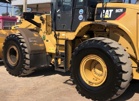 ขายรถตักล้อยาง CAT 962H นำเข้าเองจากญี่ปุ่น สภาพสวยพร้อมใช้ มีVDOการทำงานครับ ขายรถตักล้อยาง CAT 962H นำเข้าเองจากญี่ปุ่น สภาพสวยพร้อมใช้ มีVDOการทำงานครับ