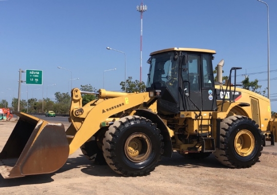 ขายรถตักล้อยาง CAT 962H นำเข้าเองจากญี่ปุ่น สภาพสวยพร้อมใช้ มีVDOการทำงานครับ ขายรถตักล้อยาง CAT 962H นำเข้าเองจากญี่ปุ่น สภาพสวยพร้อมใช้ มีVDOการทำงานครับ