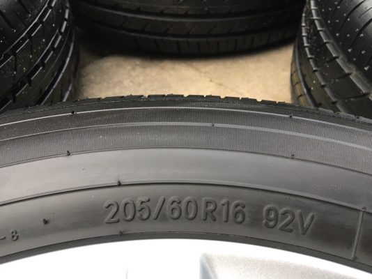 ล้อแม็กป้ายแดง Mazda 3 Skyactive ขอบ 16 พร้อมยางป้ายแดง 205-60-16 TOYO ปลายปี 18 สวยกริ๊บ