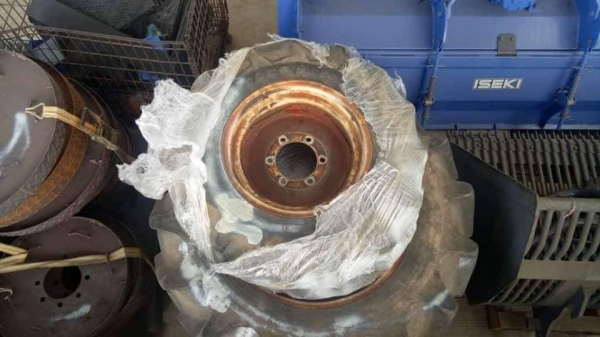 ขายยางพร้อมกระทะล้อ ขอบ9.5-16 ยี่ห้อบริดสโตน ตัวนี้เป็นยางเทสของบริษัท สภาพยางไม่มีตำหนิ...ไม่มีแผล จัดส่งทั่วประเทศ  สนใจสอบถาม 084-9997463