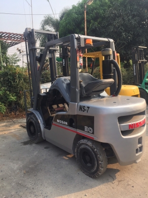 ขายด่วนรถยก 3.0 ตันเกียร์ออโต้ เครื่องยนต์ดีเซล