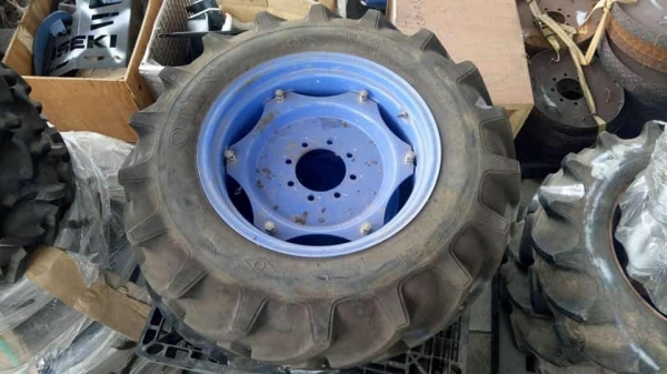 ขายยางพร้อมกระทะล้อ ขอบ 12.4-24 ยี่ห้อ OTANI ตัวนี้เปนยางเทสของบริษัท สภาพยางไม่มีตำหนิ...ไม่มีแผล จัดส่งทั่วประเทศ  สนใจสอบถาม 084-9997463