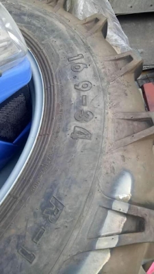 ขายยางพร้อมกระทะล้อ ขอบ16.9-34 ยี่ห้อ ARMOUR ตัวนี้เป็นยางเทสของบริษัท สภาพยางไม่มีตำหนิ...ไม่มีแผล จัดส่งทั่วประเทศ  สนใจสอบถาม 084-9997463