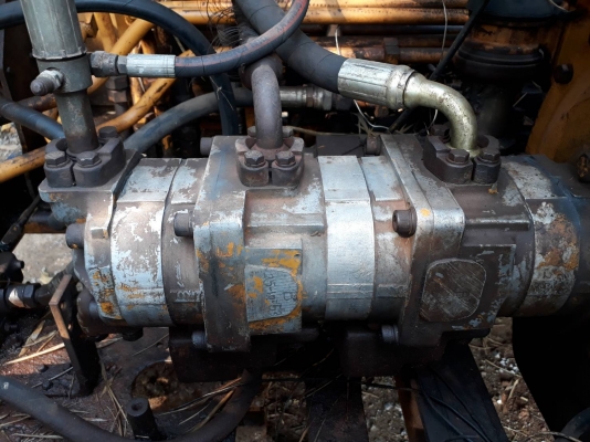 ขาย แบคโฮ KOMATSU PC60-3 รถใช้งานอยู่ประจำ เครื่องดี ช่วงล่างดี ราคาต่อรองได้