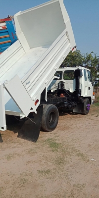 รถบรรทุก 6 ล้อ Isuzu 175 แรงม้า ยาง 825-16 เอกสารพร้อมโอนคะ รถบรรทุก 6 ล้อ Isuzu 175 แรงม้า ยาง 825-16 เอกสารพร้อมโอนคะ