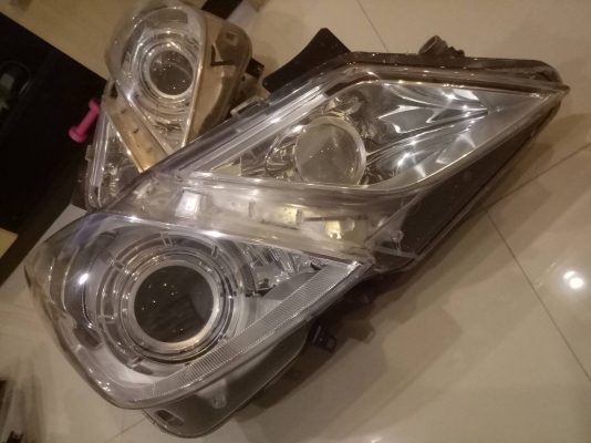 ไฟหน้า 1 คู่ BENZ A207
