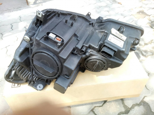 ไฟหน้า 1 คู่ BENZ A207