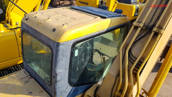 ขายรถแบคโฮ KOMATSU PC200-7 ใช้งาน 12,698 ชั่วโมง สภาพนางฟ้า รถบริษัท มีการใช้งาน และบำรุงรักษาดี ขายรถแบคโฮ KOMATSU PC200-7 ใช้งาน 12,698 ชั่วโมง สภาพนางฟ้า รถบริษัท มีการใช้งาน และบำรุงรักษาดี