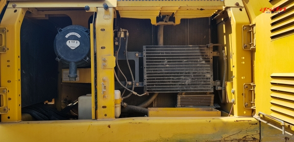 ขายรถแบคโฮ KOMATSU PC200-8 บูมยาว ใช้งาน 12,067 ชั่วโมง สภาพดี พร้อมใช้งาน ราคาไม่แพง ขายรถแบคโฮ KOMATSU PC200-8 บูมยาว ใช้งาน 12,067 ชั่วโมง สภาพดี พร้อมใช้งาน ราคาไม่แพง