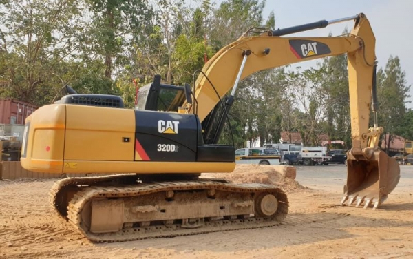 320D2 ระบบHD  @2,85บาท พร้อมใช้เอกสารครบรถ4,000ชม.ระบบแน่ไฟฟ้าเต็มช่วงล่างสวยๆระดับนางงาม สนใจโทรสนใจคลิ๊ก ☎ 081-989-1989 หรั่งครับ