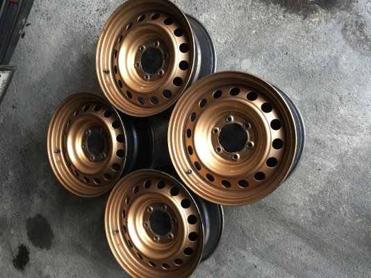 ล้อกะทะรีโว่17 ชุด4วง3200บ.พ่นสีทองสวยๆ มีรอยบ้างตามการใช้งานโทร0879050181.ส่งได้ทั่วไทย