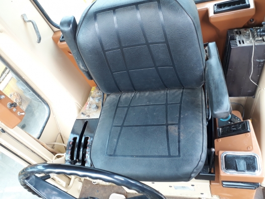 Caterpillar 140G #72V09071 : รถเกรดอเมริกา พร้อมสแคริฟายด์ โทร. 080-6565422 (หนิง)