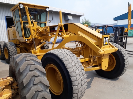 Caterpillar 140G #72V09071 : รถเกรดอเมริกา พร้อมสแคริฟายด์ โทร. 080-6565422 (หนิง)
