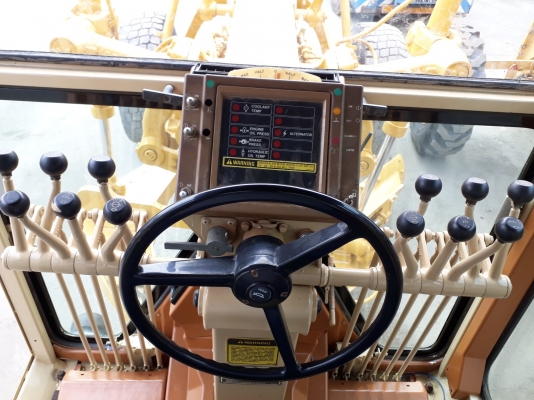 Caterpillar 140G #72V09071 : รถเกรดอเมริกา พร้อมสแคริฟายด์ โทร. 080-6565422 (หนิง)