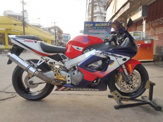 ขาย HONDA CBR929 ปี2001 สเปคอเมริกา เดิมๆ มีท่อแต่ง เกียร์โยง ทะเบียนแท้พร้อมโอน ราคา 129000 บาท ส่ง