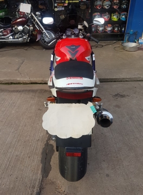 ขาย HONDA CBR929 ปี2001 สเปคอเมริกา เดิมๆ มีท่อแต่ง เกียร์โยง ทะเบียนแท้พร้อมโอน ราคา 129000 บาท ส่ง