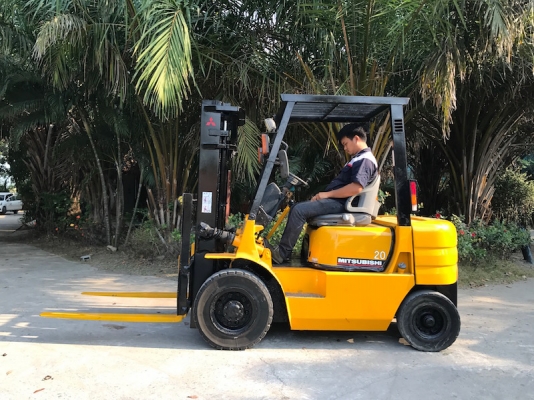 ขายFORKLIFT MITSUBISHI FD20(2ตัน)(ดีเซล) สวยเดิมจากญี่ปุ่น ยังไม่เคยใช้ในไทย 155,000เท่านั้น!!