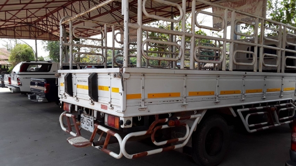 Isuzu NMR130 หัวตึกห้างแท้ปี53 กะบะยาว 4.3 พร้อมคอก เล่มพร้อมโอน Isuzu NMR130 หัวตึกห้างแท้ปี53 กะบะยาว 4.3 พร้อมคอก เล่มพร้อมโอน