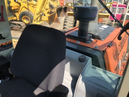 ขายรถตักล้อยาง HITACHI ZW140-5B (เท่าเทียบ WA200-7) ปี 2015 นำเข้าเองจากญี่ปุ่น สภาพสวยพร้อมใช้ ขายรถตักล้อยาง HITACHI ZW140-5B (เท่าเทียบ WA200-7) ปี 2015 นำเข้าเองจากญี่ปุ่น สภาพสวยพร้อมใช้