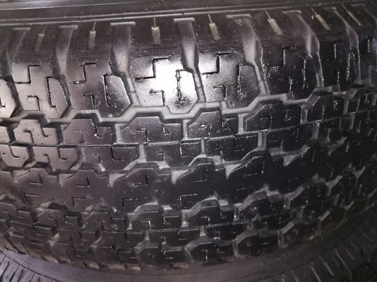 ล้อดีแม็กขอบ16พร้อมยางบริสโตน245/70/16ปี13 ดอกหนาใช้ได้อีกนานทั้งชุด4500