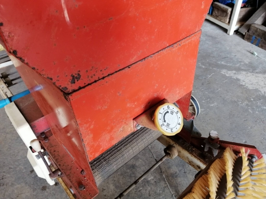 เครื่องโรยเมล็ดเก่าญี่ปุ่น GS-180-200B