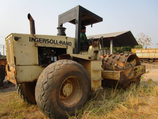 ขายรถบดเปลือกหนามINERSOLL.10ตันสั่นสะเทือนเอกสารเล่มทะเบียน