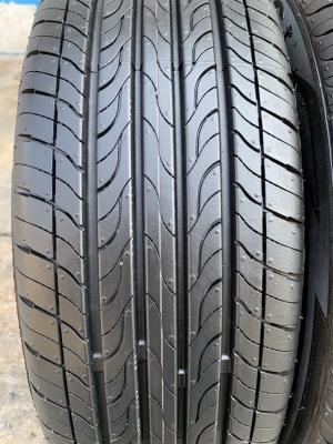ยาง 185-55-16 Maxxis ปี 18 สภาพเหมือนใหม่ ตุ่มเด้งๆ มีเส้นสี