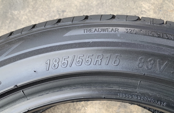 ยาง 185-55-16 Maxxis ปี 18 สภาพเหมือนใหม่ ตุ่มเด้งๆ มีเส้นสี