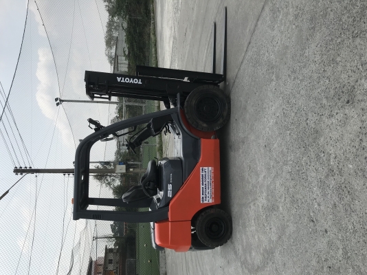 ขายรถฟอร์คลิฟท์ยี่ห้อ TOYOTAรุ่น8FD25 ขายรถฟอร์คลิฟท์ยี่ห้อ TOYOTAรุ่น8FD25