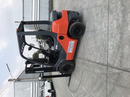 ขายรถฟอร์คลิฟท์ยี่ห้อ TOYOTAรุ่น8FD25