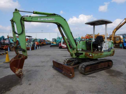 ขายรถขุด MITSUBISHI MM35 นำเข้าเองจากญี่ปุ่น สภาพสวยพร้อมใช้ ถึงเร็วๆนี้ครับ