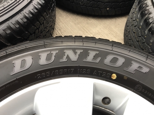 ล้อแม็กป้ายแดง Toyota Revo ขอบ17 พร้อมยางป้ายแดง 265-65-17 Dunlop ปี 18 สวยกริ๊บ ยางตุ่มอลัง เส้นสีจัดจ้าน