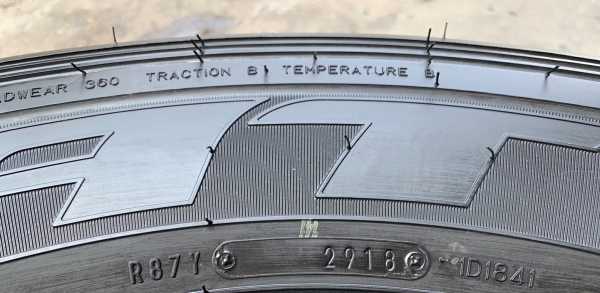 ล้อแม็กป้ายแดง Toyota Revo ขอบ17 พร้อมยางป้ายแดง 265-65-17 Dunlop ปี 18 สวยกริ๊บ ยางตุ่มอลัง เส้นสีจัดจ้าน