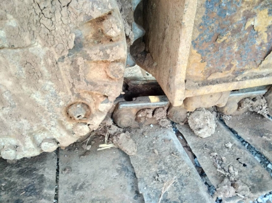 ขาย 495,000 CAT 320 V2 เครื่องดี ปั้มแรง เอวมีขยับนิดๆๆ ไฟฟ้าตัดแต่อุปกรครบ ช่วงล่างโซ่หนา แผ่นมีงอบ้าง รอนเลอร์ดี เอกสารซื้อขาย รถอยู่ ขอนแก่น 090-772-3710 090-772-3708 ขาย 495,000 CAT 320 V2 เครื่องดี ปั้มแรง เอวมีขยับนิดๆๆ ไฟฟ้าตัดแต่อุปกรครบ ช่วงล่างโซ่หนา แผ่นมีงอบ้าง รอนเลอร์ดี เอกสารซื้อขาย รถอยู่ ขอนแก่น 090-772-3710 090-772-3708